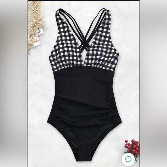 NWT Black and White Tummy Control Swimsuit - Picture 3 of 11